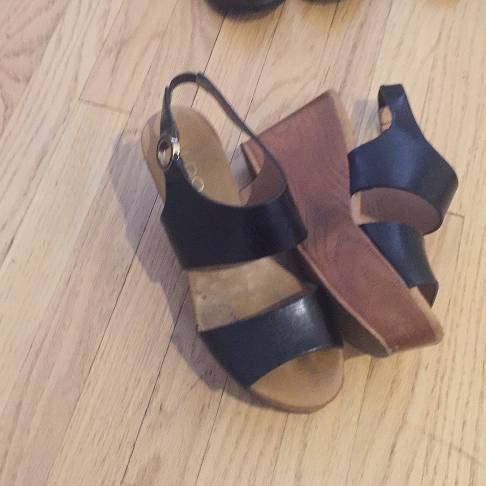 Shoes - Picture 4 of 8